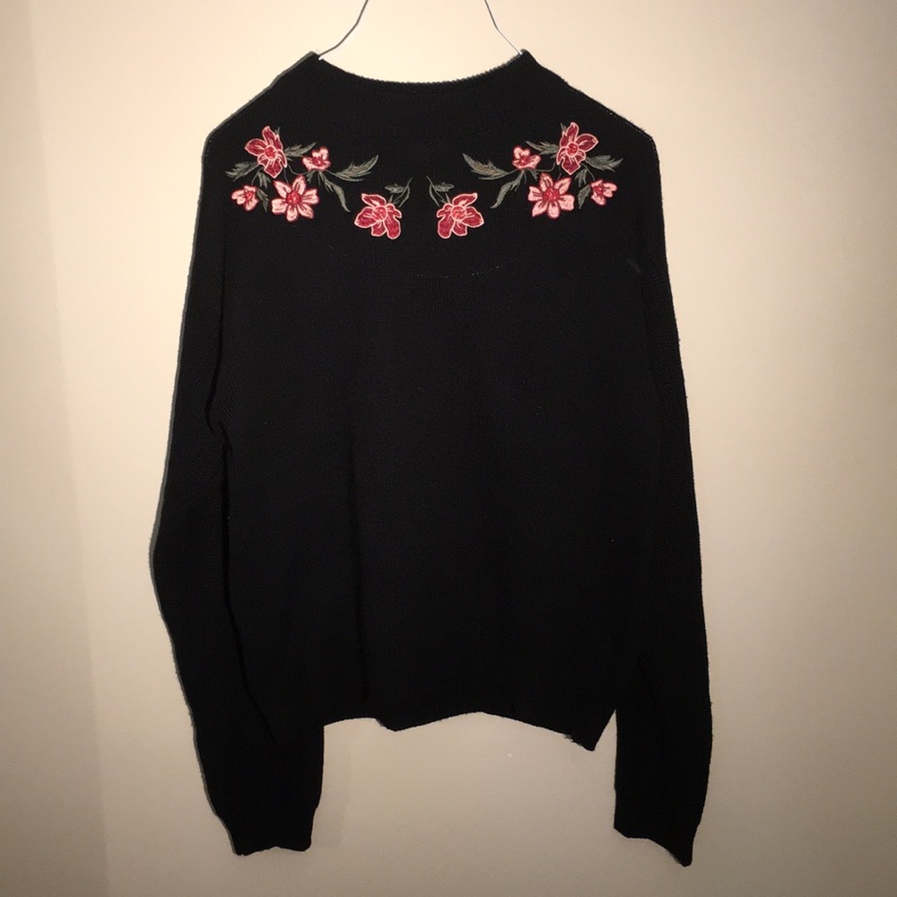 WYLD HART ACRYLIC SWEATER WITH FLORAL APPLIQUE